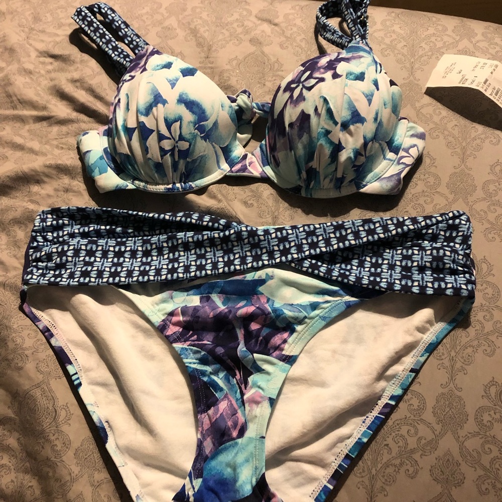 NWOT Tommy Bahama bathing suit w/wet bag
